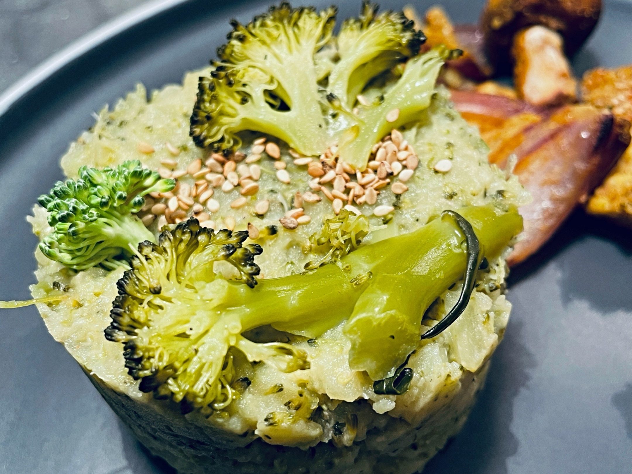 Brokkoli Püree mit Rettich Schnitzel